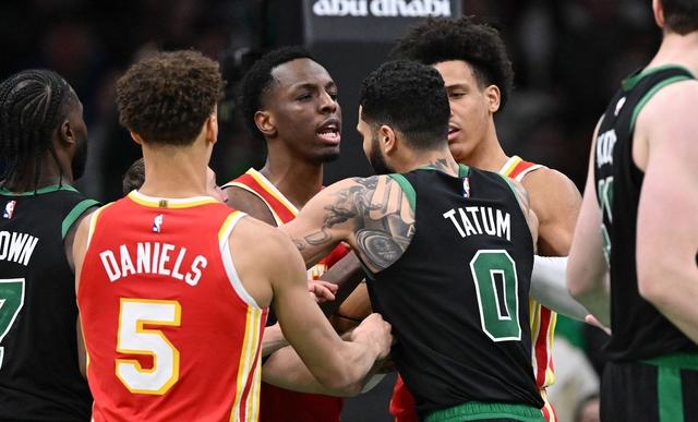 爵士豪取四连胜，凯尔特人逆转老鹰的简单介绍