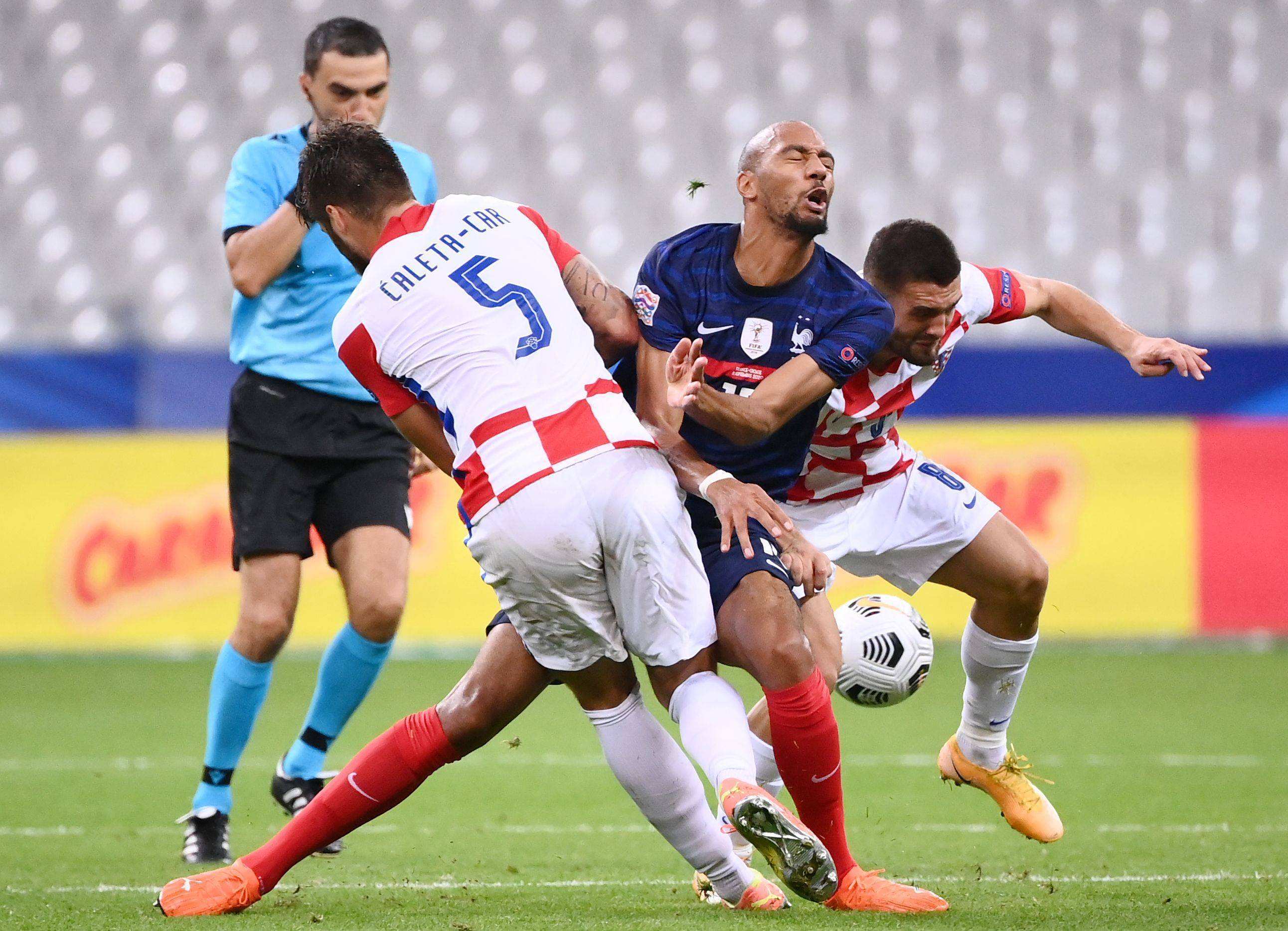 开云体育平台APP-意大利逆袭克罗地亚，菲尔米诺进球成为焦点