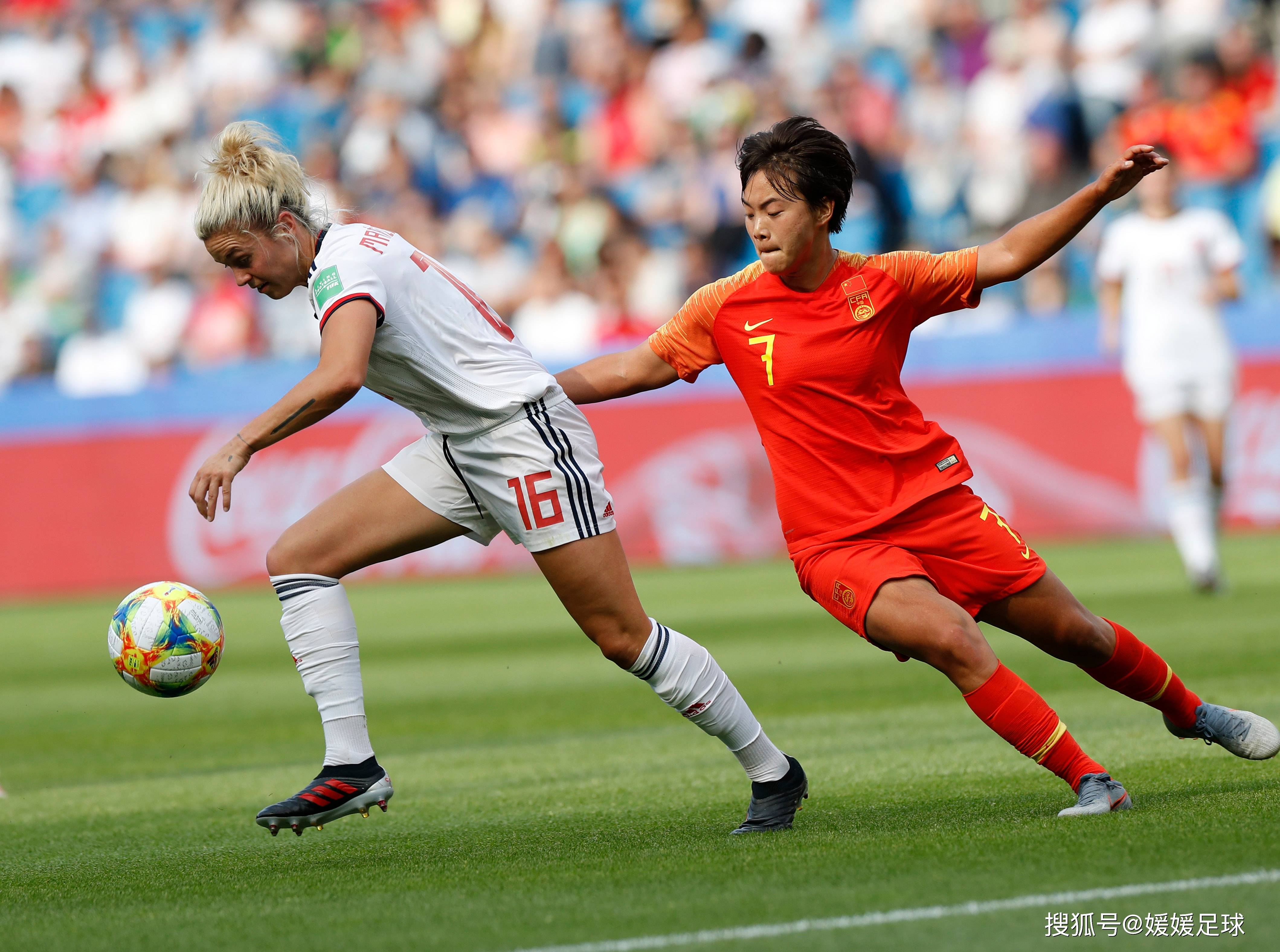 开云APP-新西兰女足门将扑出关键球，力挽狂澜！