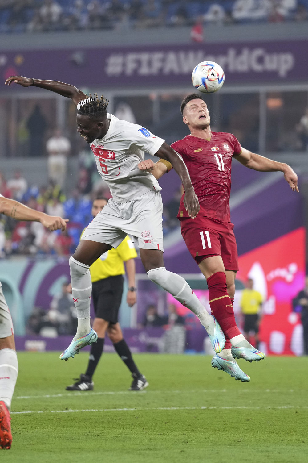 瑞士球员传中助攻，帮助球队完成逆转