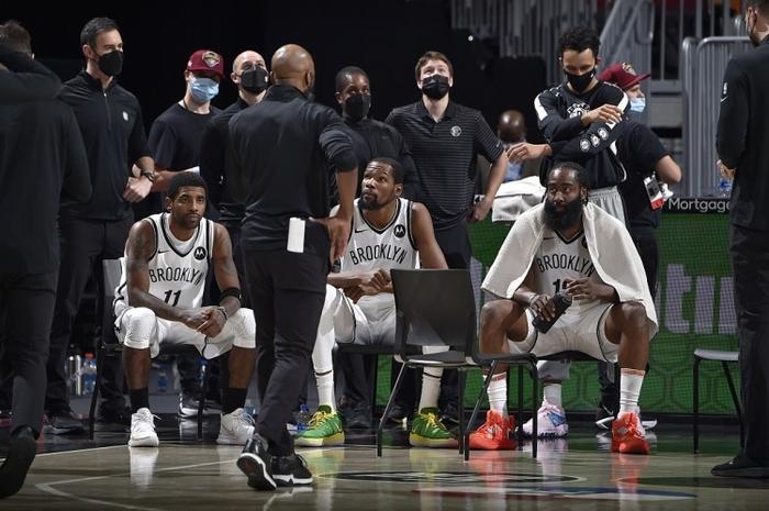 开云体育官网-NBA总决赛东区半决赛雄鹿疲态尽显