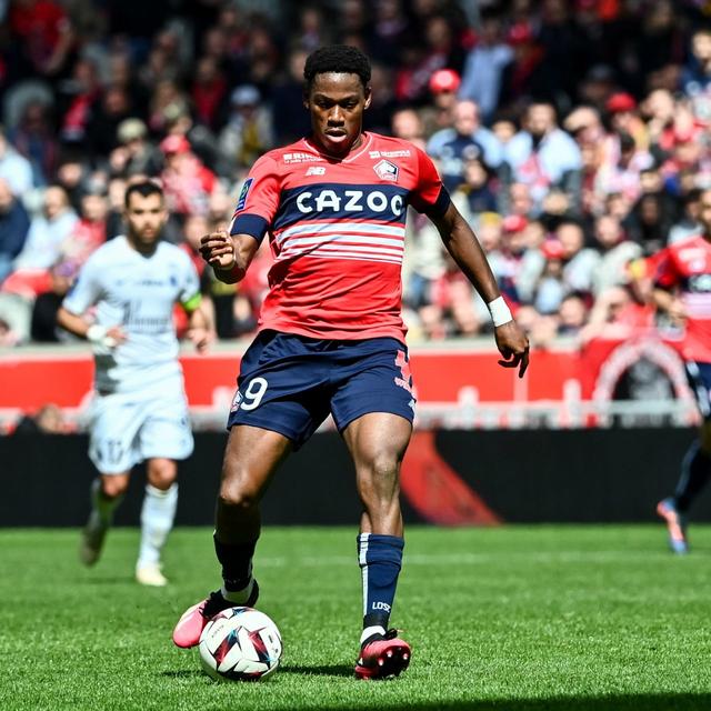 包含巴萨新援表现抢眼，球队前景可期的词条