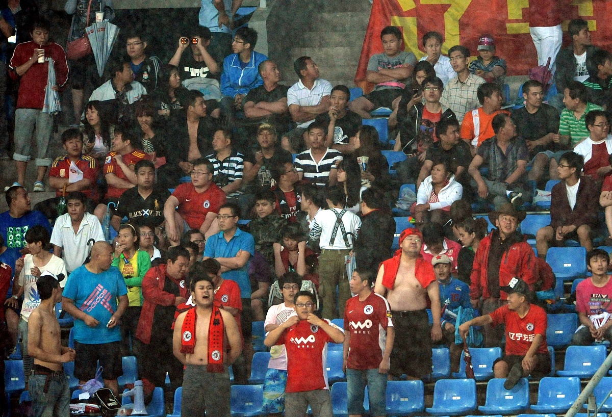 包含球员们情绪高涨，全力以赴追逐胜利的词条