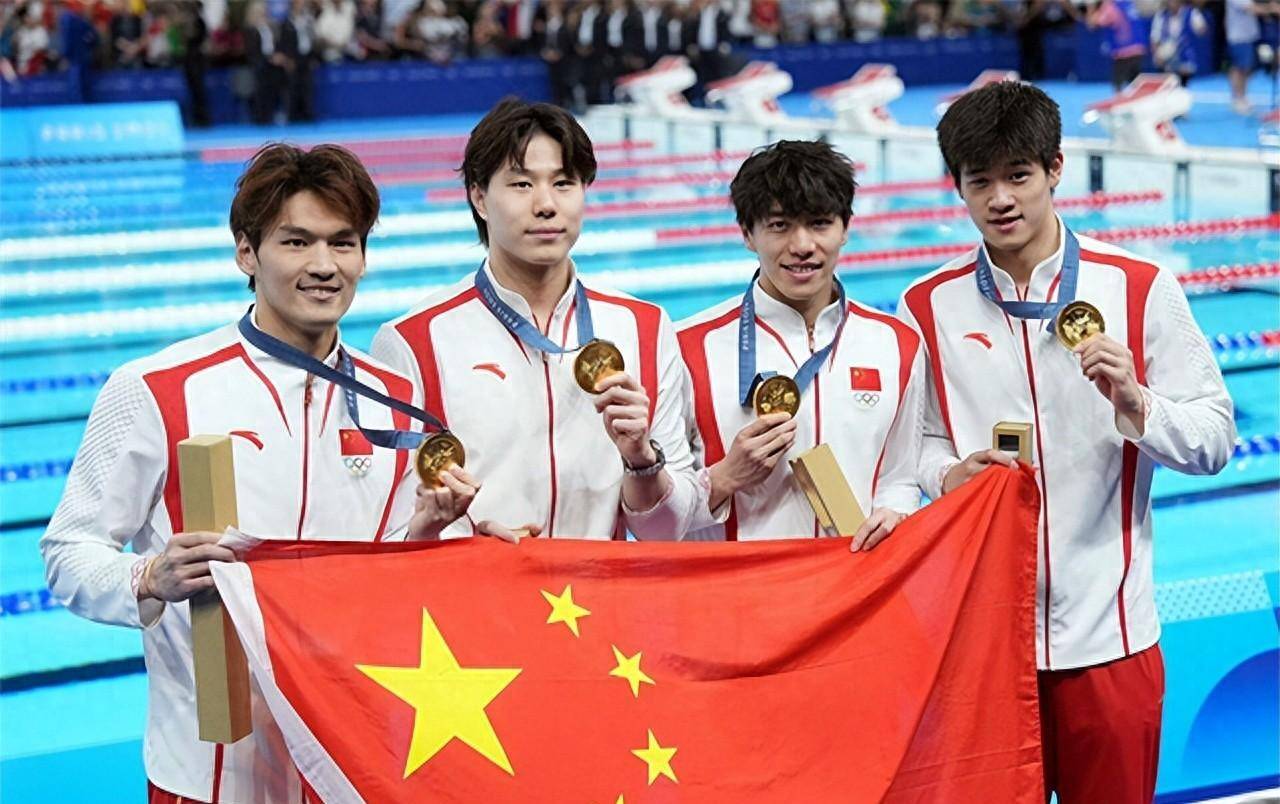 包含分区榜首之争再度展开，实力对决火爆上演！的词条