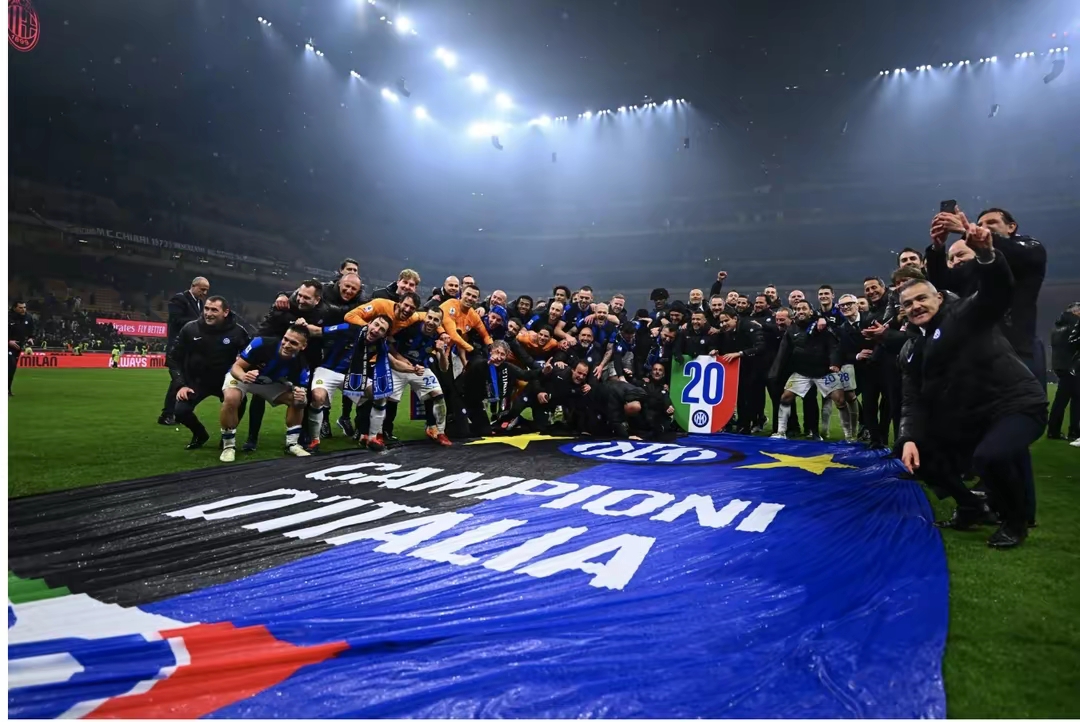 米兰AC球队在国际赛事中取得成功