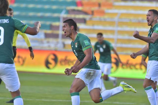 包含独中两元不负所托，外援实力助球队赢得胜利的词条