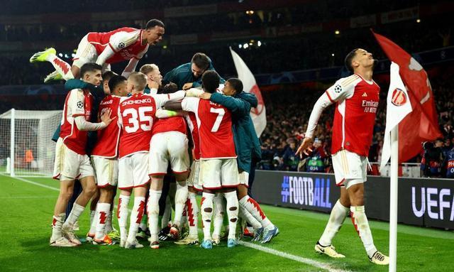 关于阿森纳携手切尔西，英超争霸引热议！的信息