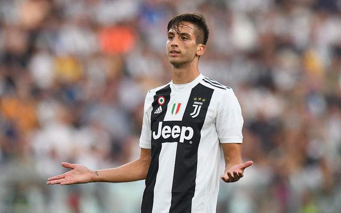 意甲强队签下乌拉圭国脚，增强防守实力的简单介绍