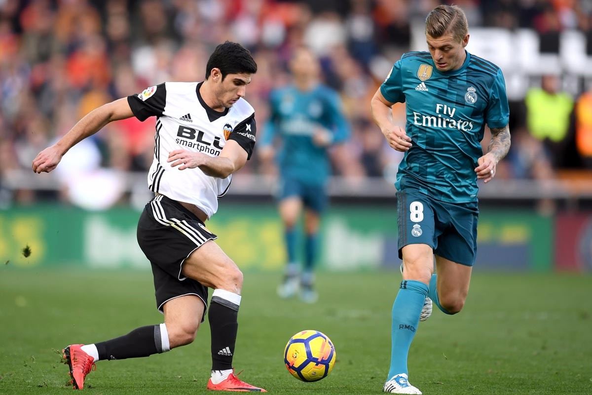 关于瓦伦西亚客场平局：稳固中游位置！的信息