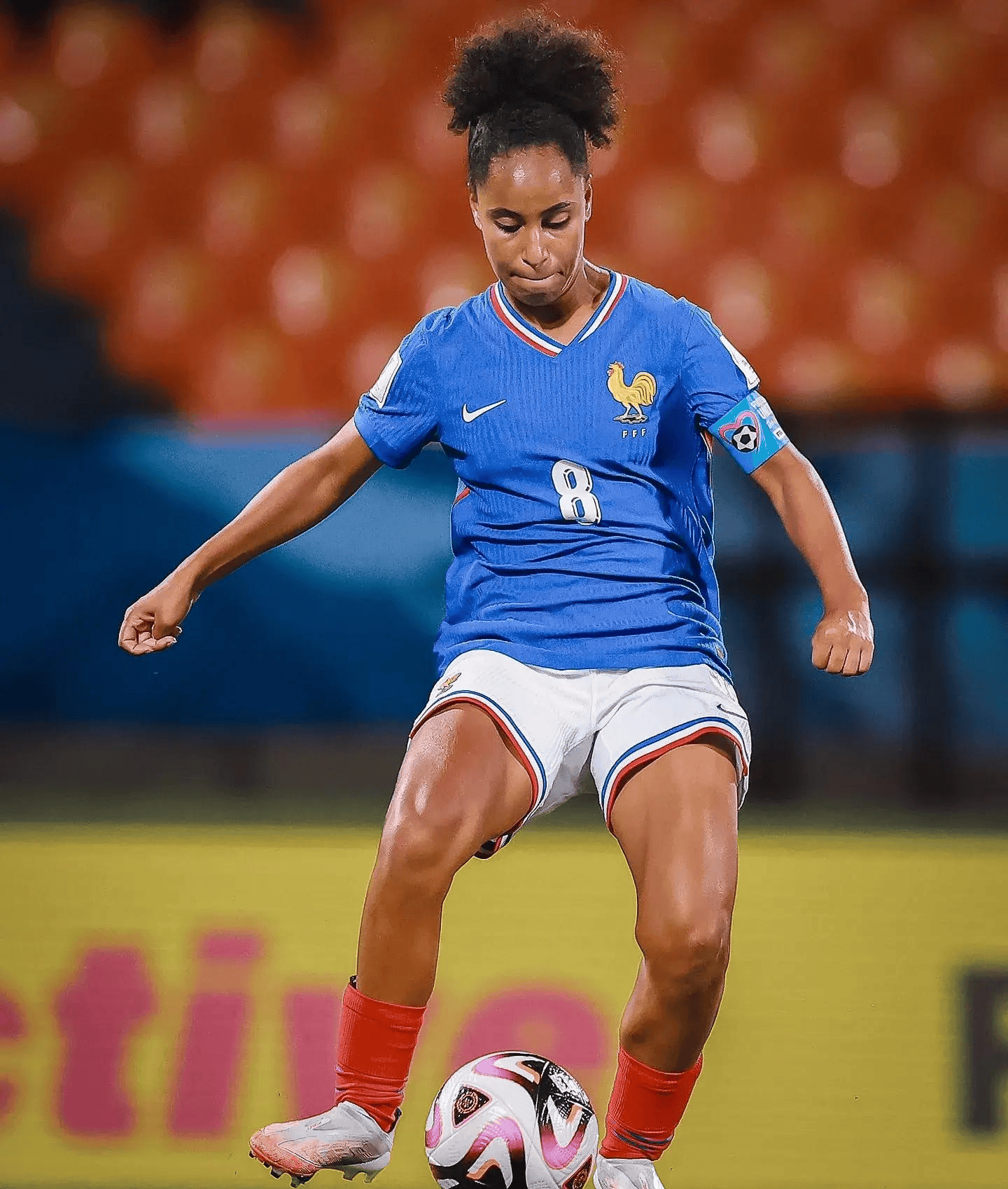 开云体育中国-巴西女足队员表现抢眼，成为全场焦点