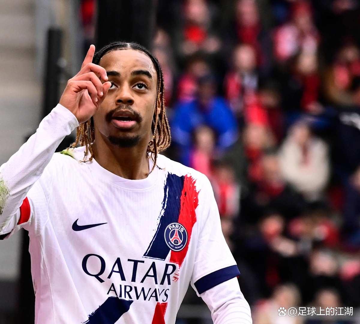 巴黎圣日耳曼球员获得荣誉，成为最佳边锋