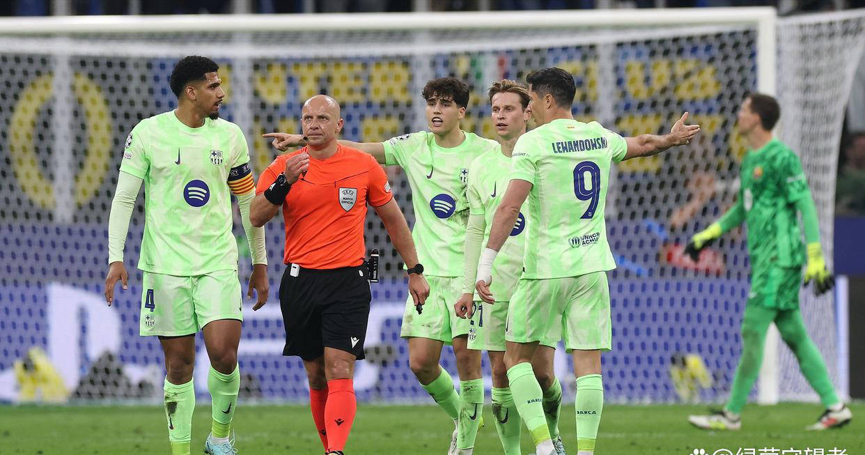 开云平台-赛场风云:巴萨重建计划备受质疑，欧冠机遇难言