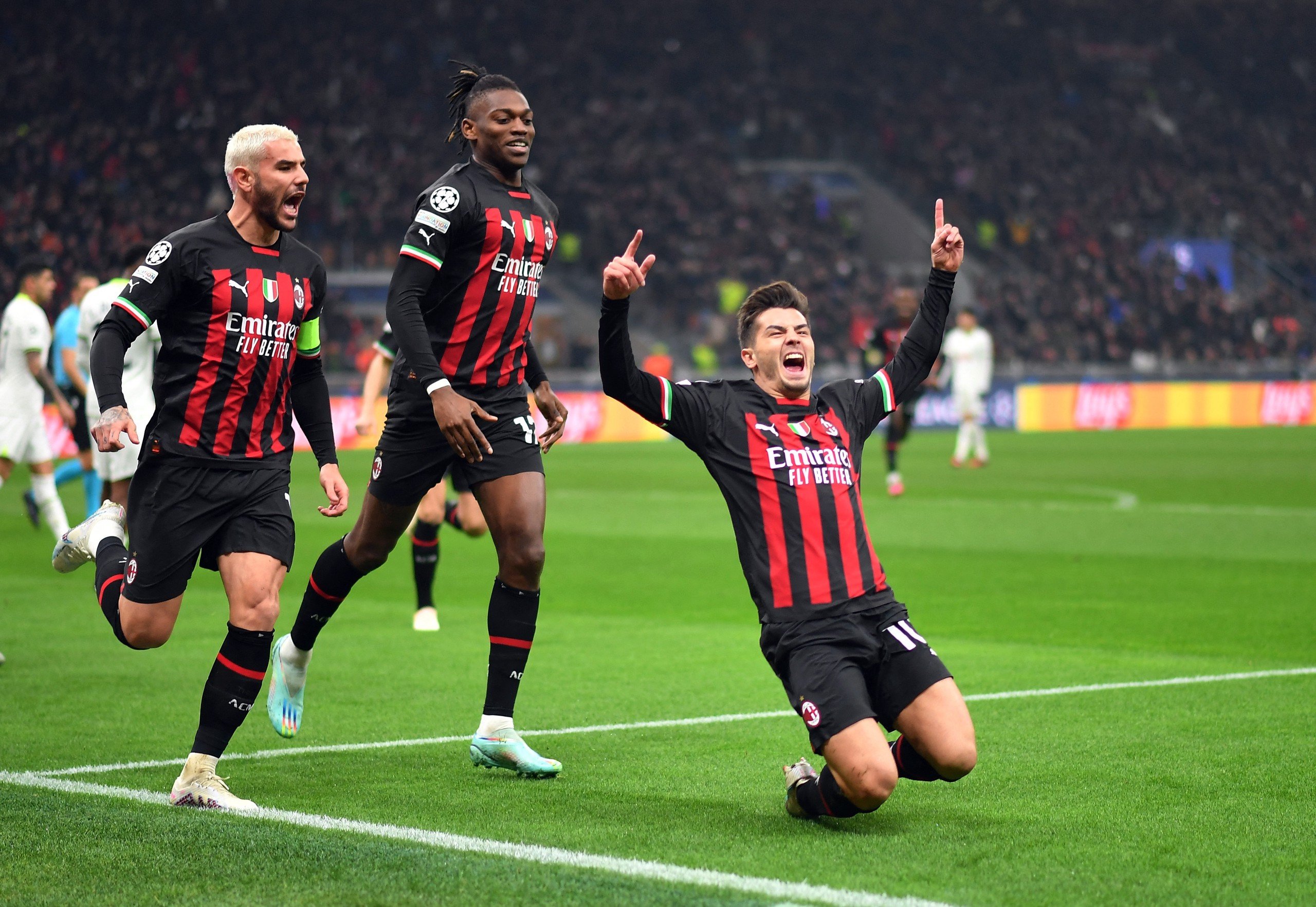 开云体育-AC米兰期待在欧冠比赛中获胜