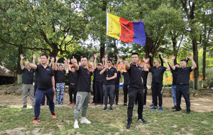 队伍士气高涨，突破自我挑战创佳绩的简单介绍