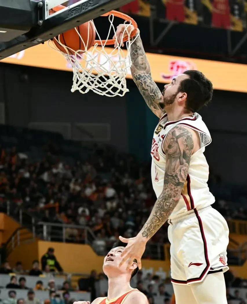 关于湖南队表现不俗，奋力追赶排名提升的信息