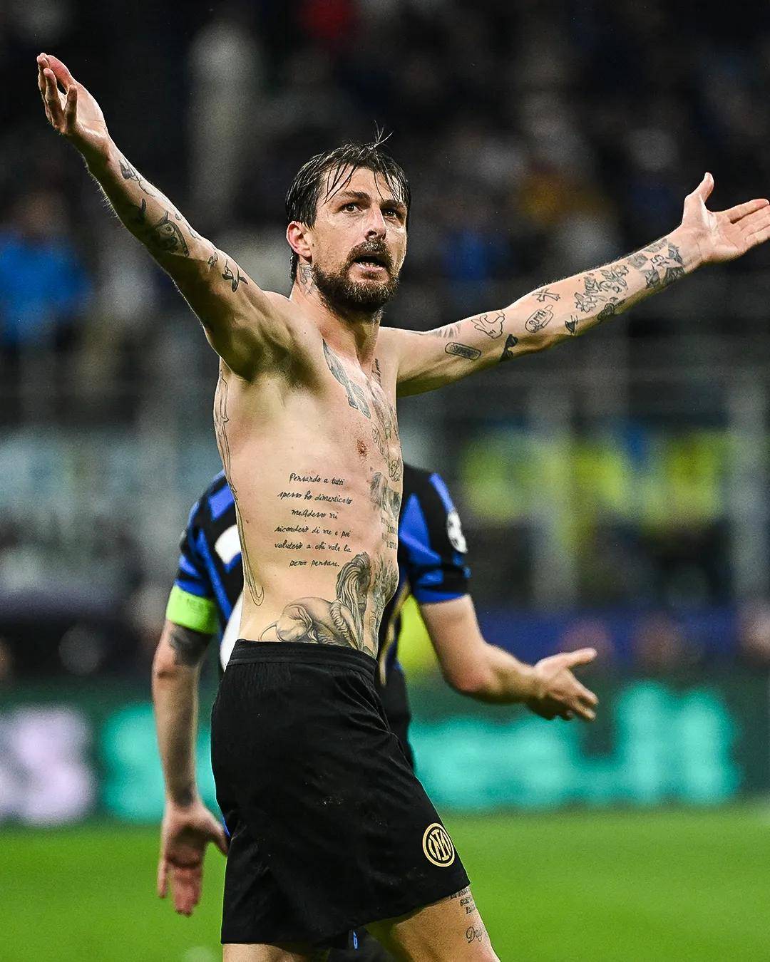 国际米兰战胜萨索洛，继续追赶领头羊