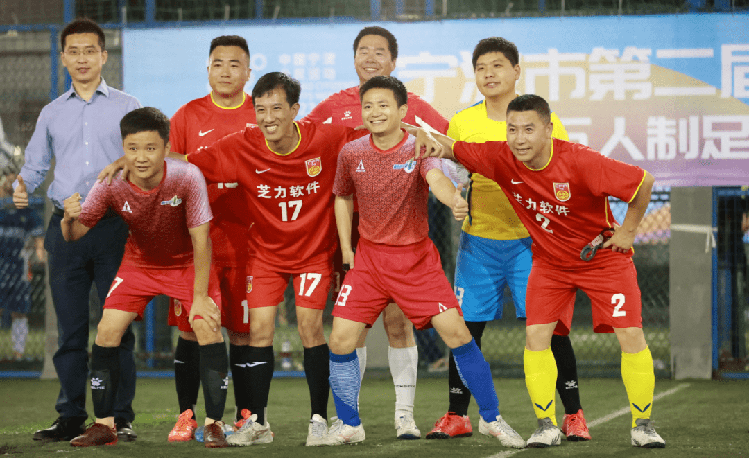 加拿大羽毛球选手奋勇拼搏夺第三十二