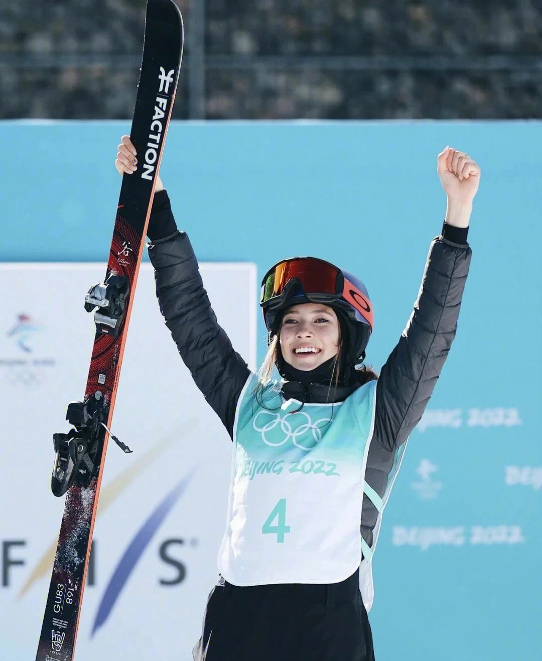 北京冬奥会上众望所归中国女篮夺冠