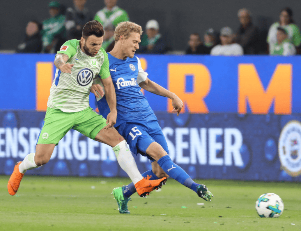 沙尔克主场不敌法兰克福士气低迷