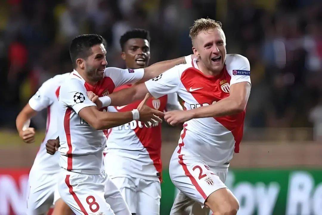 摩纳哥队客场遭遇逆转，三连败状态不佳