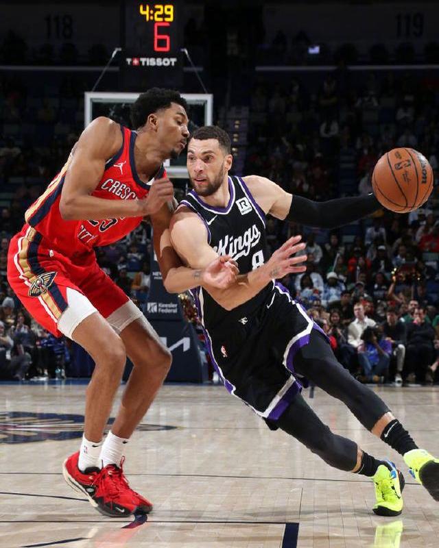 包含鹈鹕横扫开拓者，拉塞尔维斯布鲁克全场表现的词条