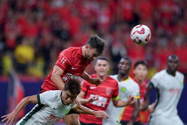 包含北京国安不敌河南建业，遭遇两连败的词条