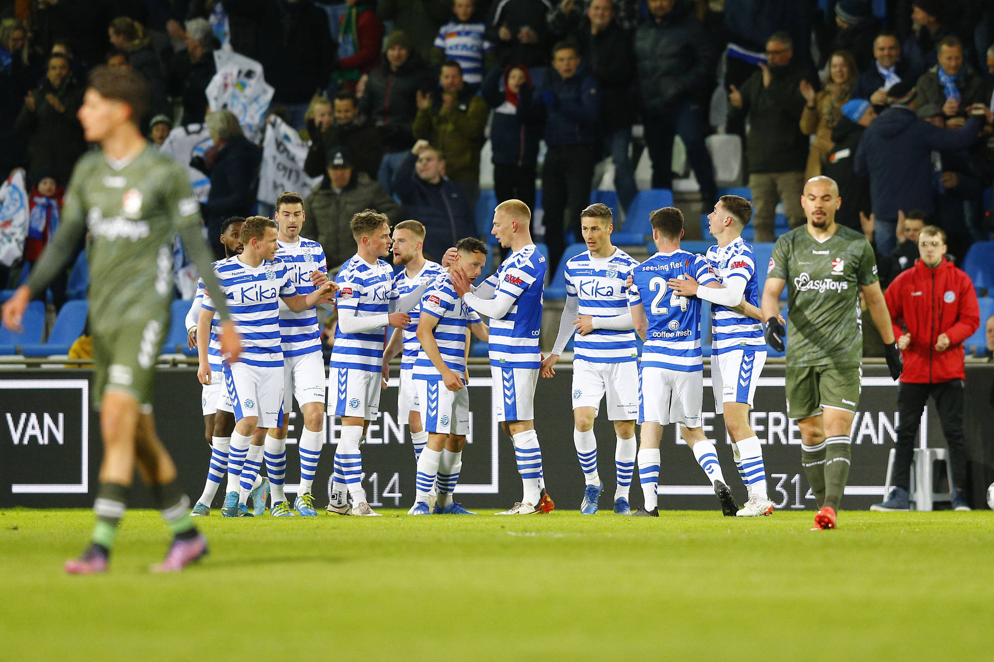 开云下载-拉黑诺维奇接近签约曼彻斯特城期待他的表现