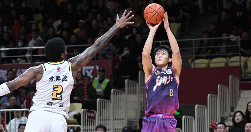 普鲁士门兴揽获胜利，霸占积分榜首位