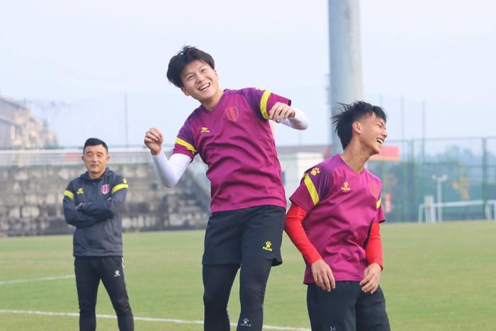 成都兴城亚冠首战即将打响，战队全面备战