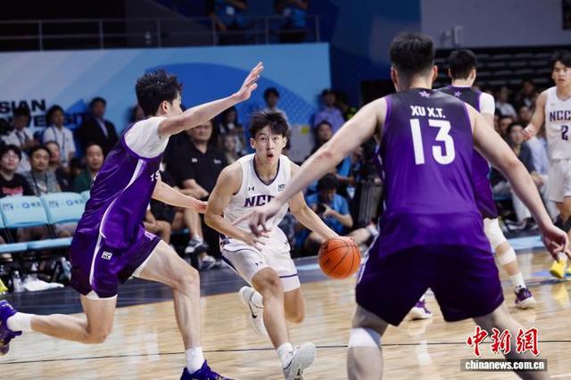 开云体育在线-球员在比赛中突破对手防守，完成漂亮上篮