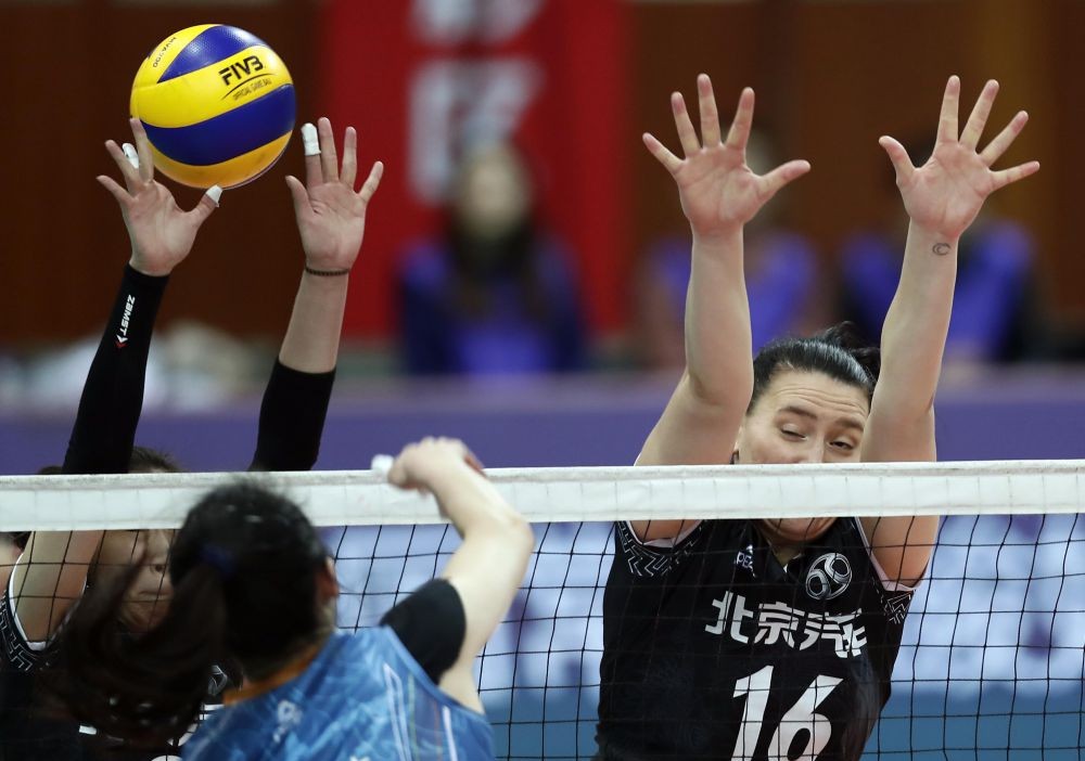 开云下载-TSM险胜HKA，Xiaohu开启传奇时刻焦点之战半决赛，点燃全场激情