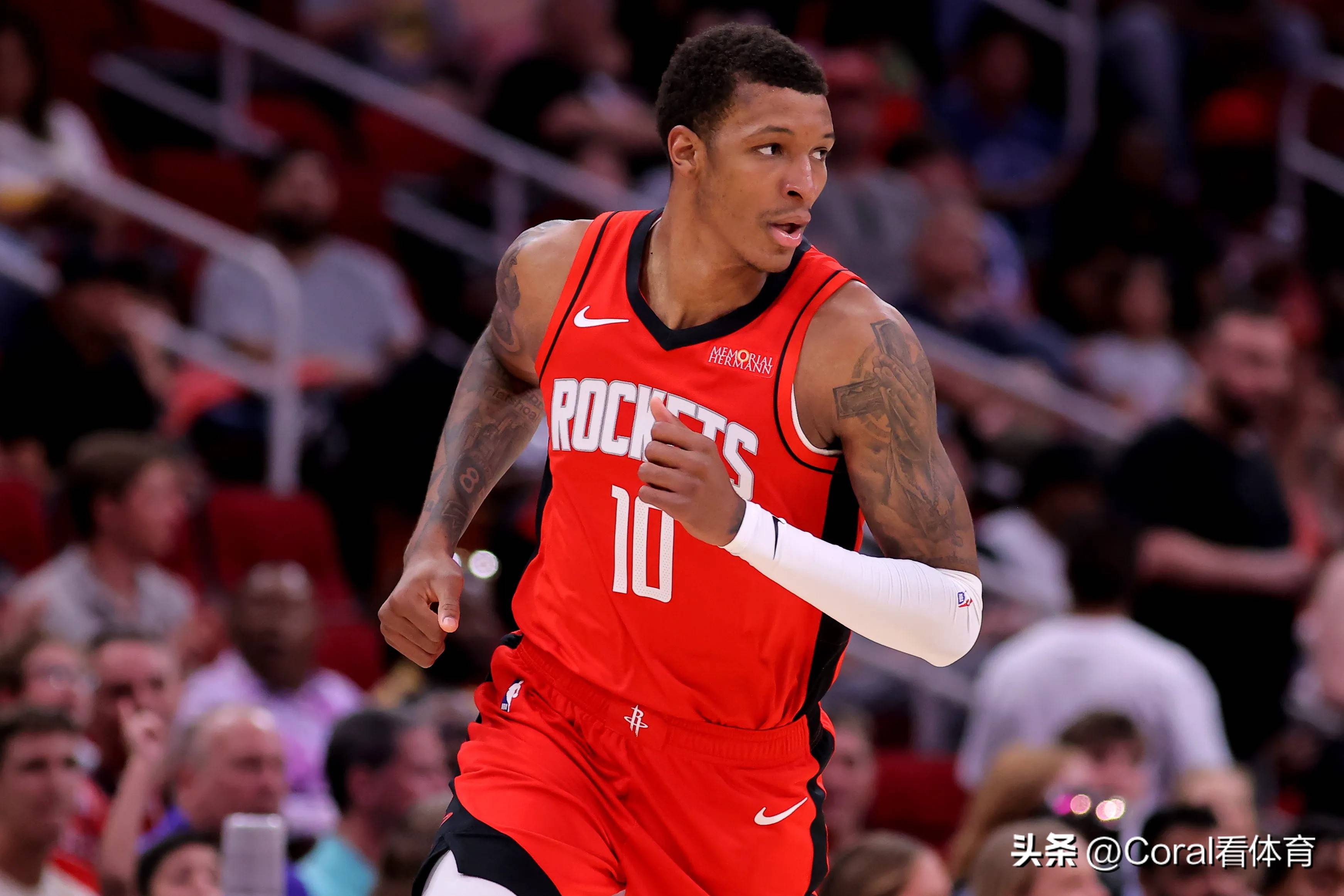 火箭全队备战投入，期待新赛季取得佳绩