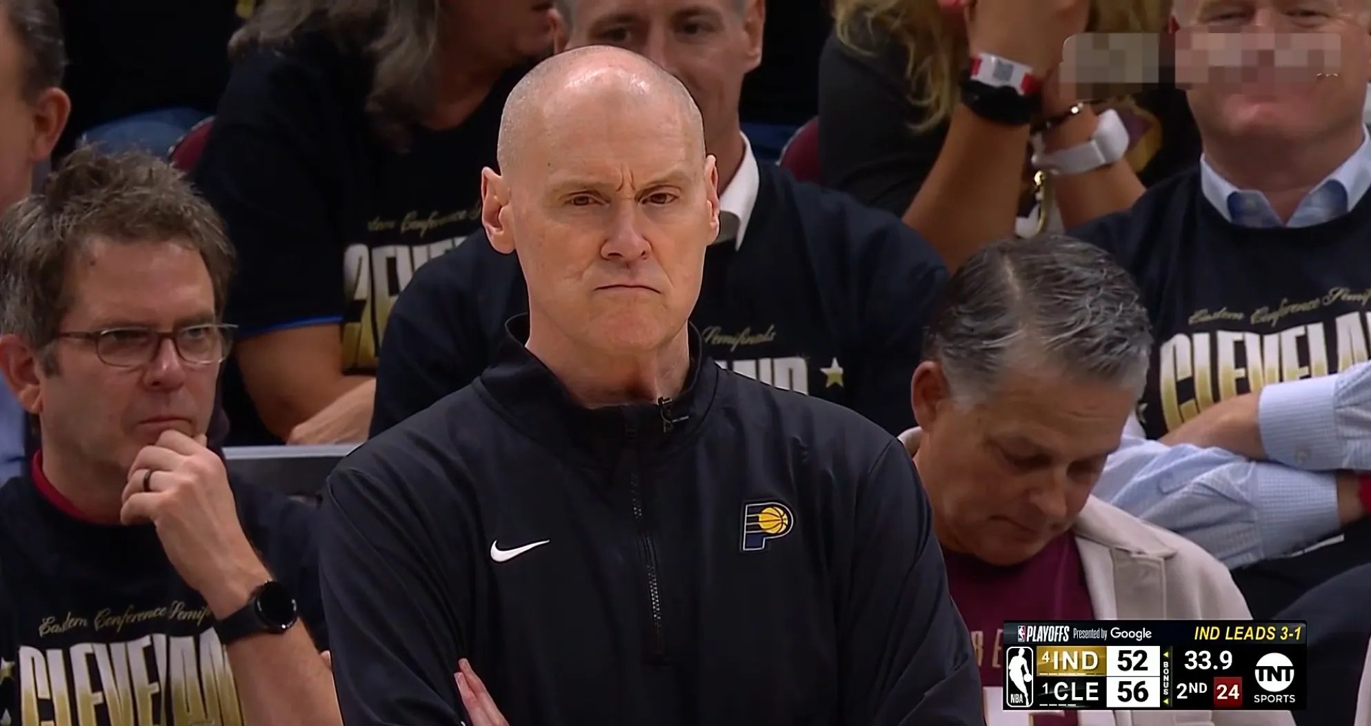 步行者客场惊险击败骑士的简单介绍